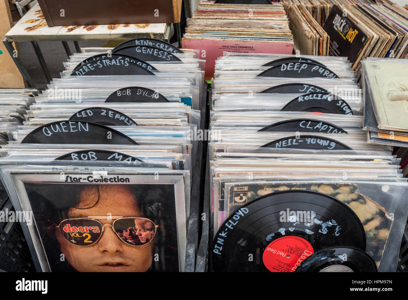 Israel, Tel Aviv-Yafo, Shuk Hapishpeshim Flohmarkt - Musik Schallplatten zu verkaufen Stockfoto