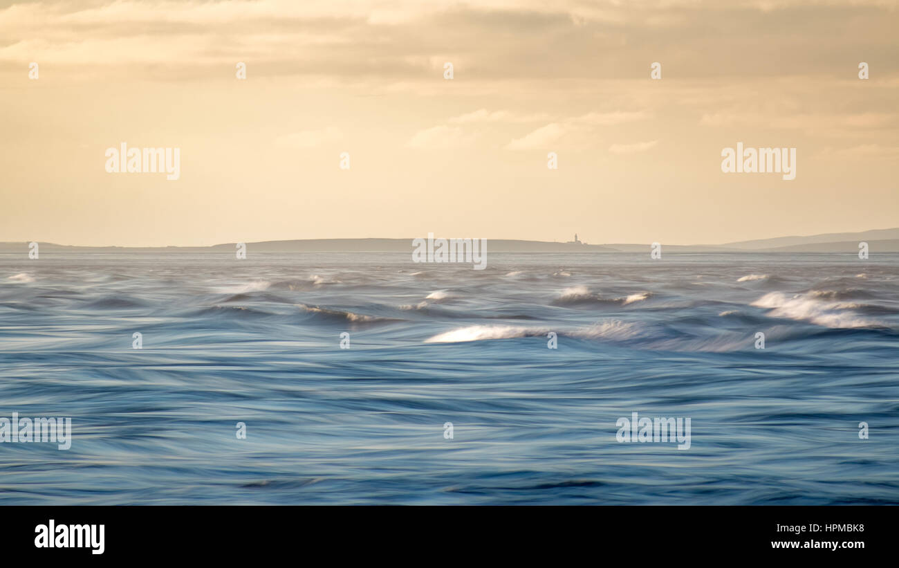 Pentland Firth Gezeiten-Rennen, Schottland Stockfoto