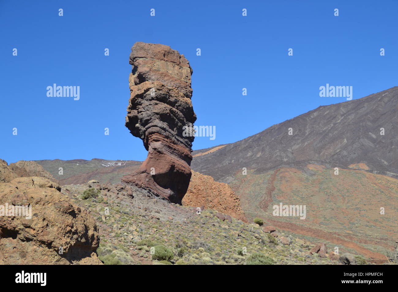 Roque Cinchado im Teide Nationalpark ist geologische Freak Show von verdrehten Spitzen der Lava, die als Ergebnis der Erosion von vulkanischen Deichen gebildet wurden. Stockfoto