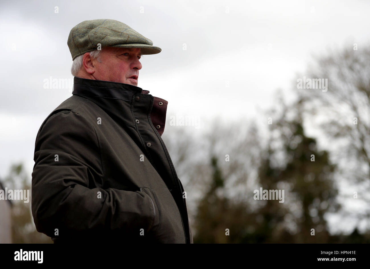 Trainer Colin Tizzard bei einem stabilen Besuch in seinem Stall in Milborne Port, Dorset. Stockfoto