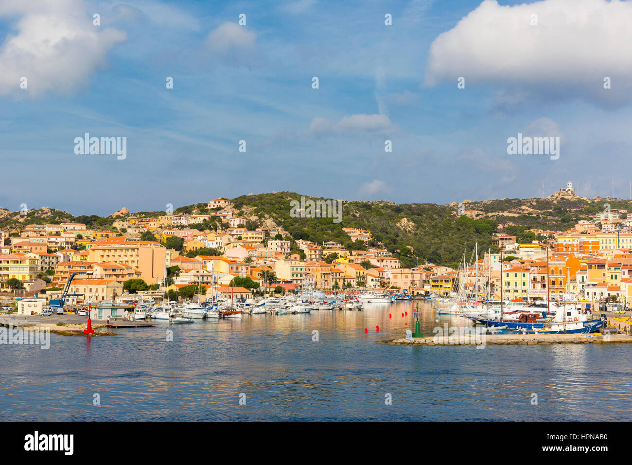 Anzeigen der Marina von La Maddalena von Fähre, Nord-Sardinien, Italien Stockfoto