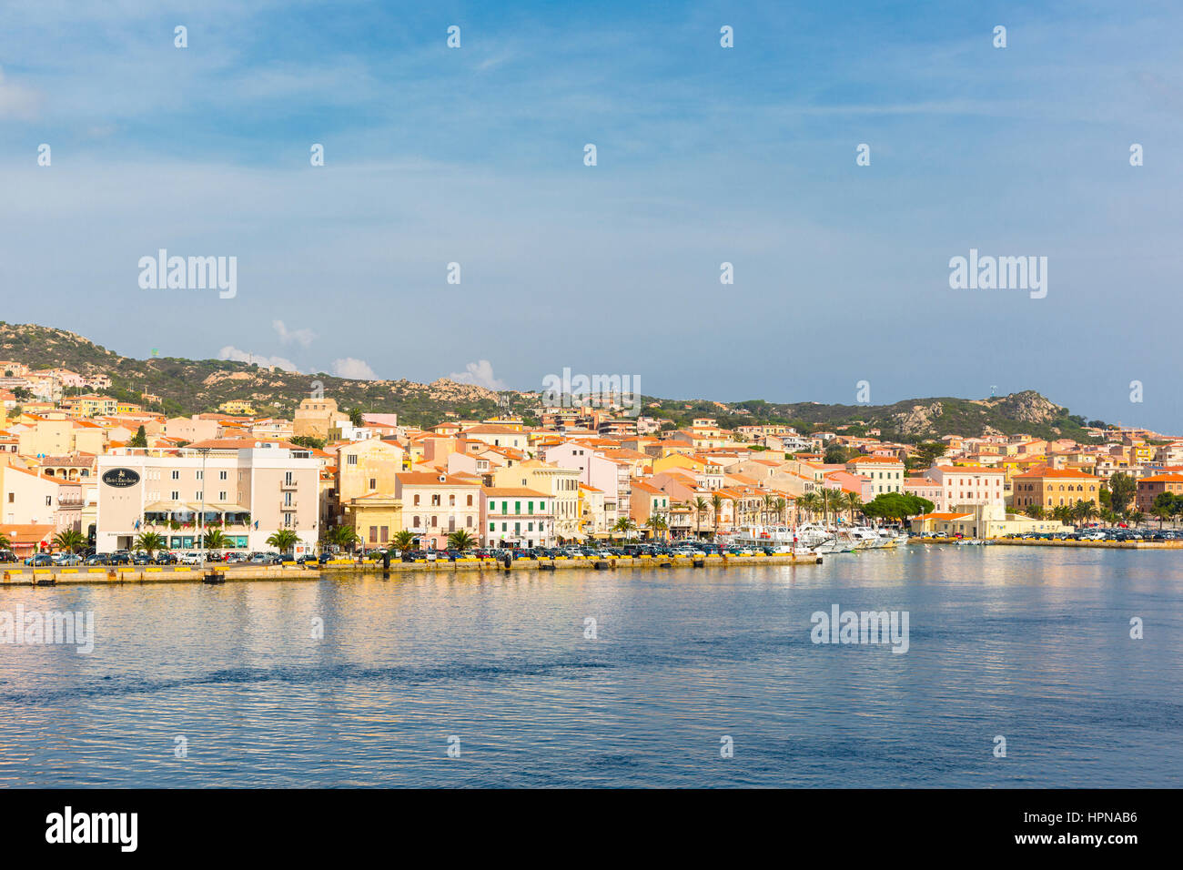 Anzeigen der Hafen von La Maddalena von Fähre, Nord-Sardinien, Italien Stockfoto