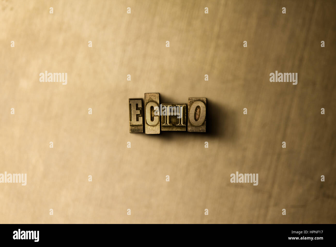 ECHO - close-up of Grunge Vintage Schriftsatz Wort auf Metall Hintergrund. GEMA freie stock Illustration.  Einsetzbar für Online-Bannerwerbung und Direktwerbung. Stockfoto