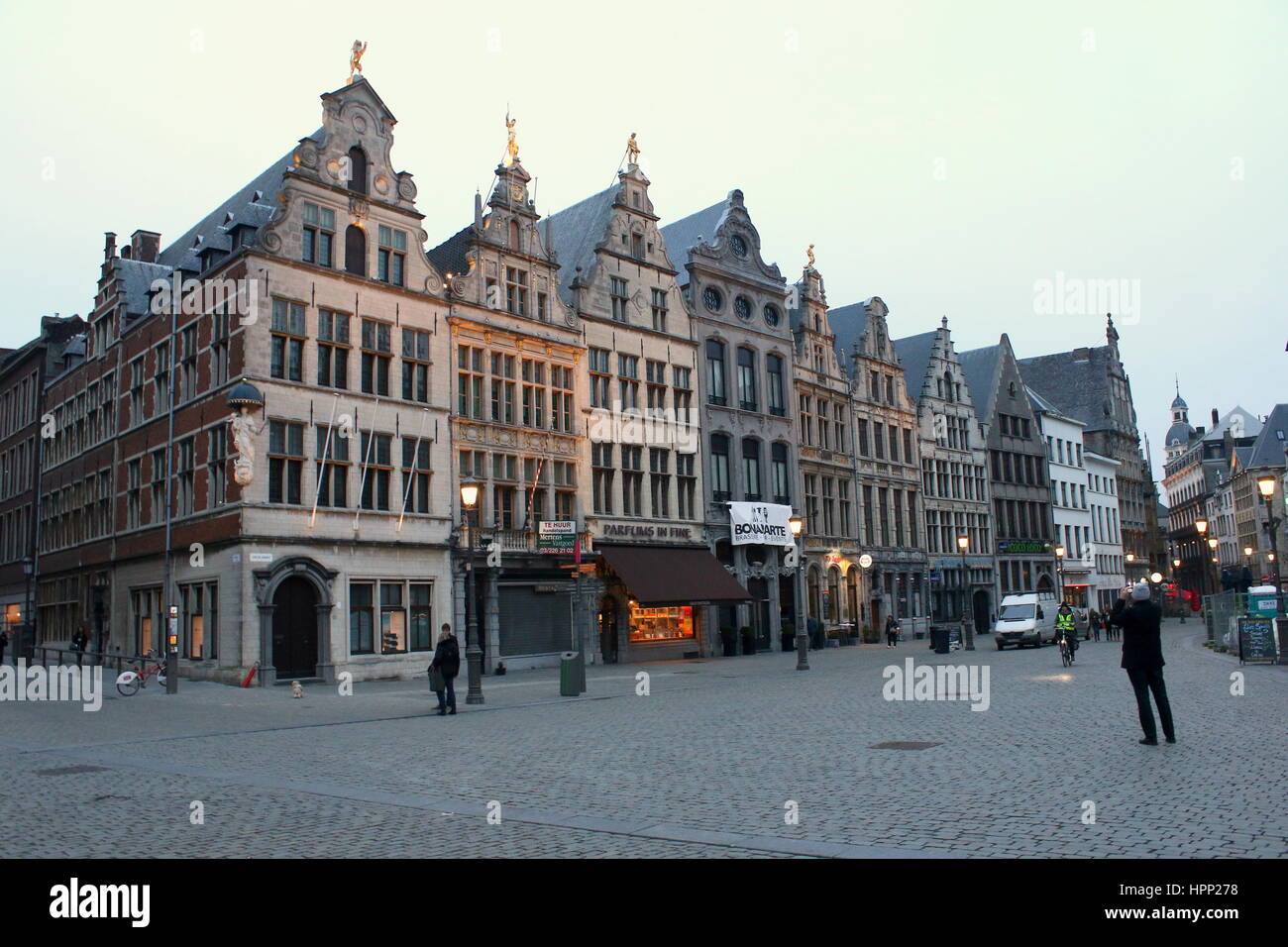 Alten Monental Zunfthäuser am Grote Markt (großer Marktplatz), Antwerpen, Belgien Stockfoto
