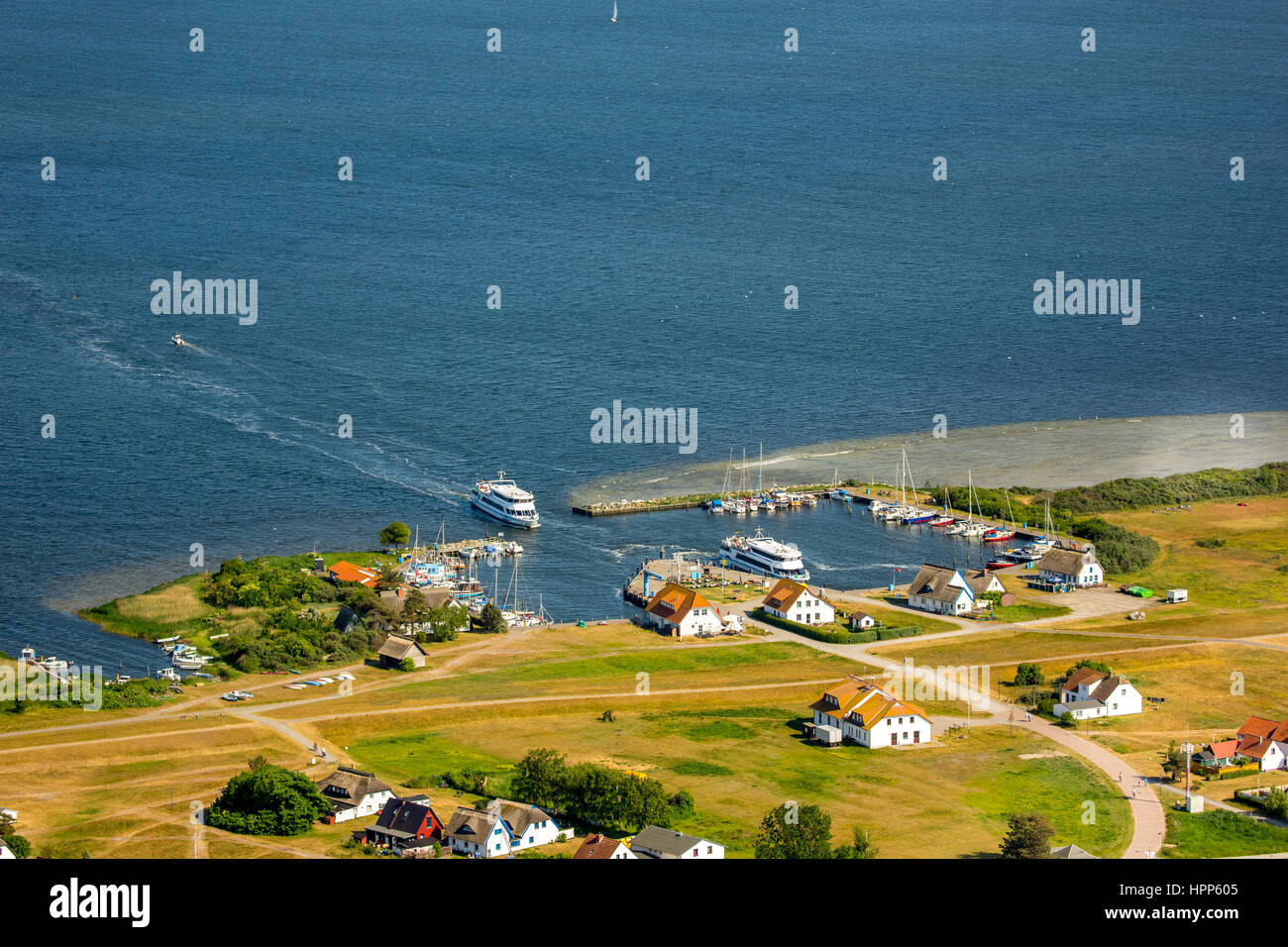 Hafen von Neuendorf, in Schiffen, Insel Hiddensee, Ostsee, Mecklenburg-Western Pomerania, Deutschland Stockfoto