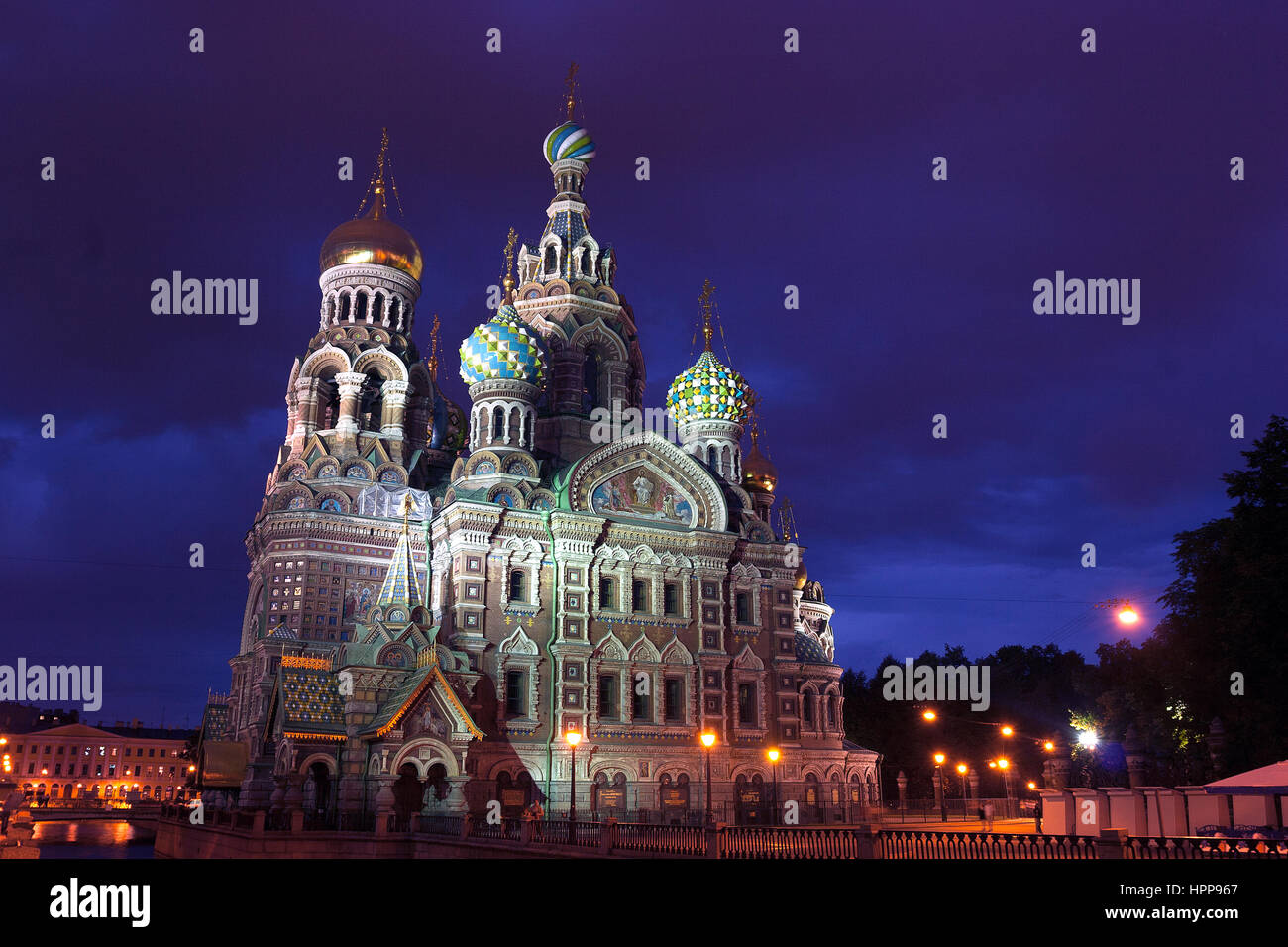 Russland, St. Petersburg, Kirche des Erlösers auf Auferstehungskirche in der Nacht Stockfoto