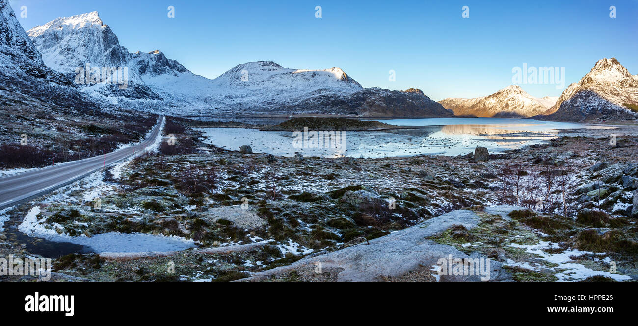 Flakstadoya Küste, Lofoten Inseln, Norwegen, Europa Stockfoto
