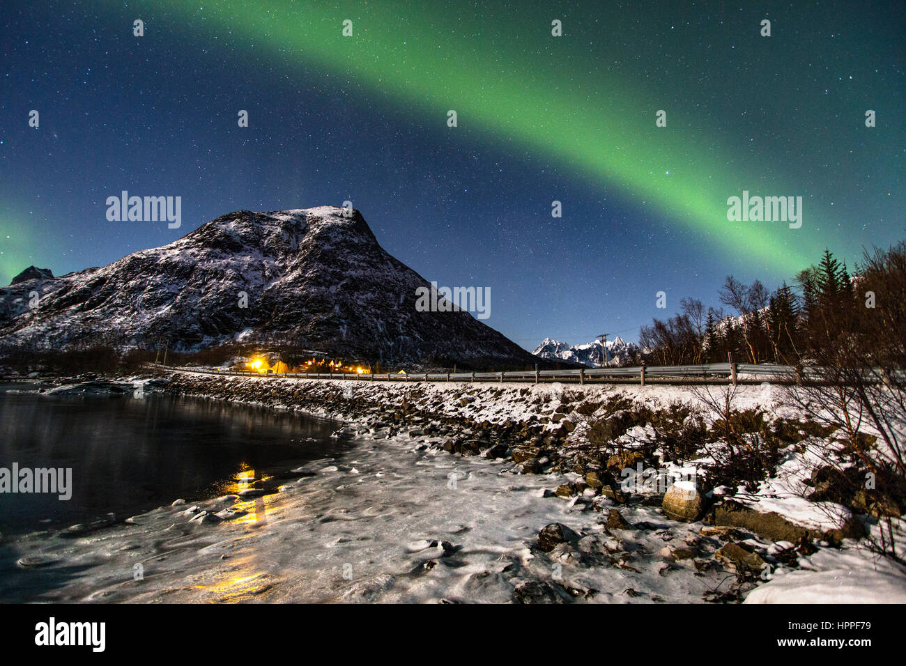 Aurora Borealis über Lofoten Inseln, Norwegen, Europa Stockfoto