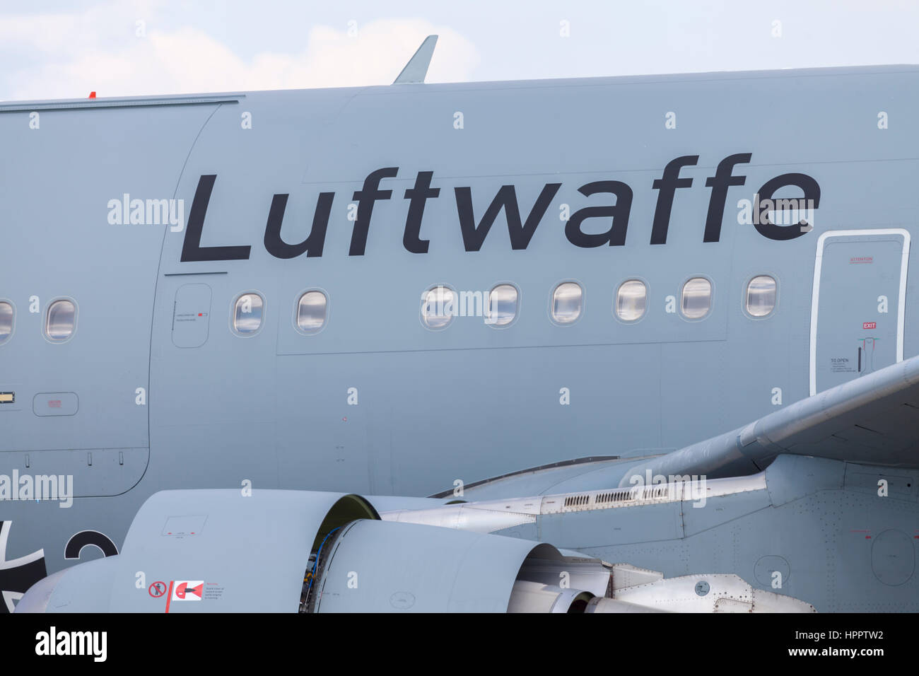Berlin/Deutschland - vom 3. Juni 2016: Luftwaffe (Luftwaffe) Logo auf ein Flugzeug der deutschen Luftwaffe Stockfoto