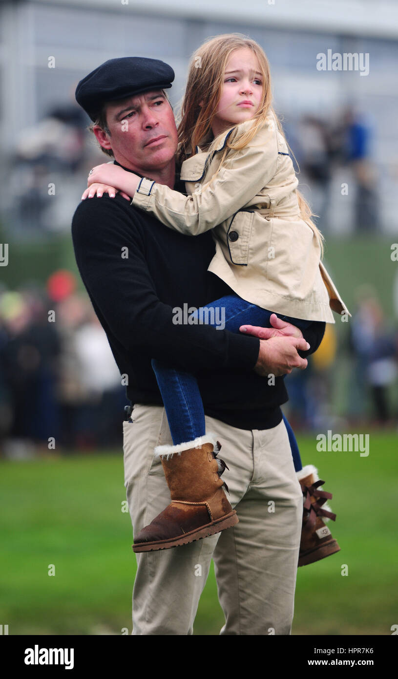 Country-Musik star Clay Walker hält seine Tochter Mary Elizabeth während der AT&T Pebble Beach National pro-am-Golf-Turnier 8. Februar 2017 in Monterey, Kalifornien. Stockfoto