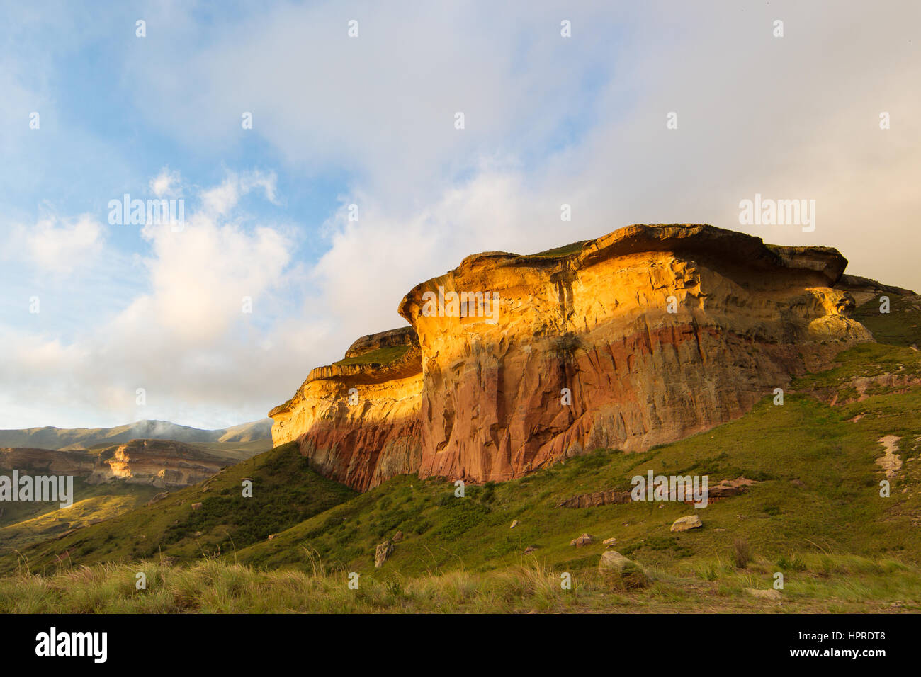 Mushroom Rock ist ein natürliches Wahrzeichen gefunden in Golden Gate Highlands National Park, Südafrika. Stockfoto