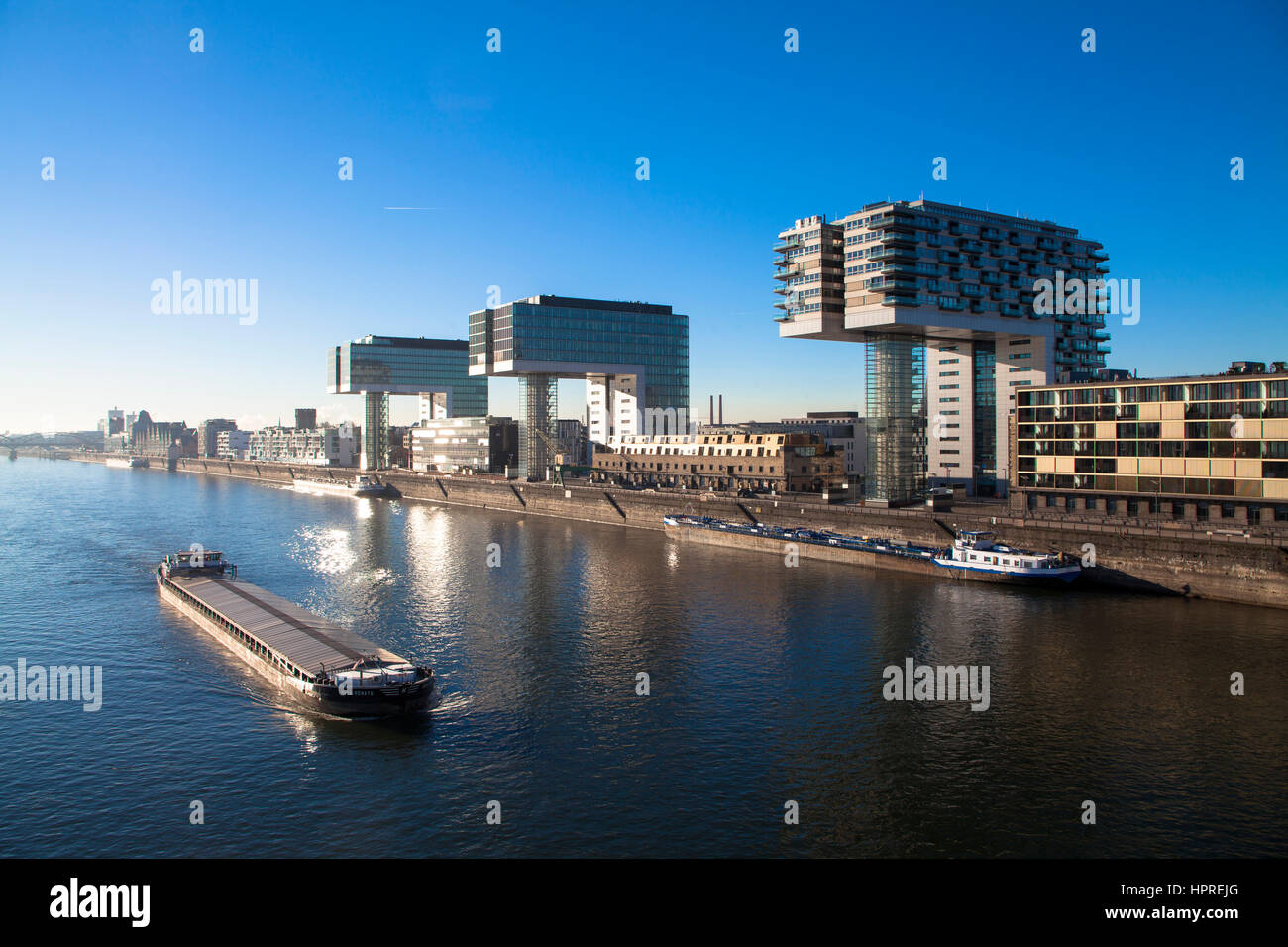 Europa, Deutschland, Köln, die Kran-Häuser am Hafen Rheinau Architekten Hadi Teherani, Rhein. Stockfoto