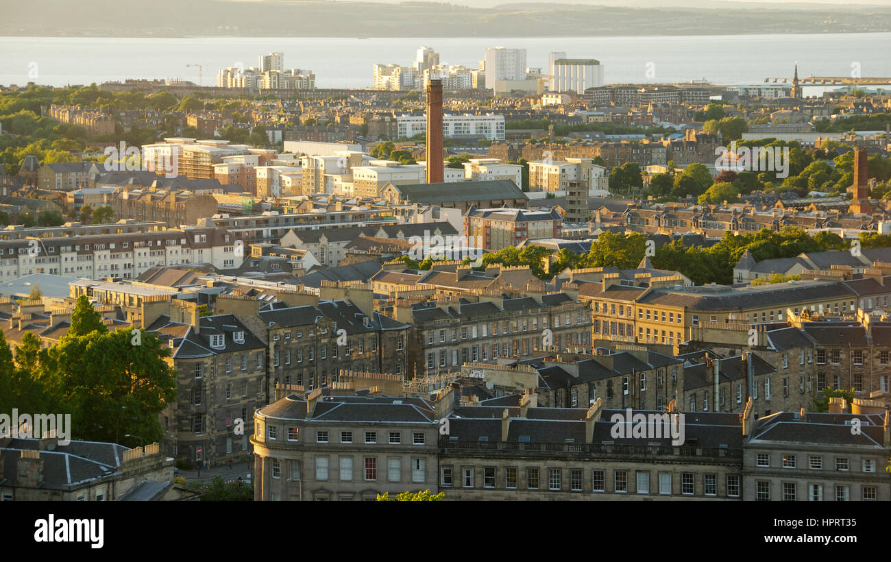 Ansicht von Leith und den Firth of Forth aus Edinburgh, Schottland Stockfoto