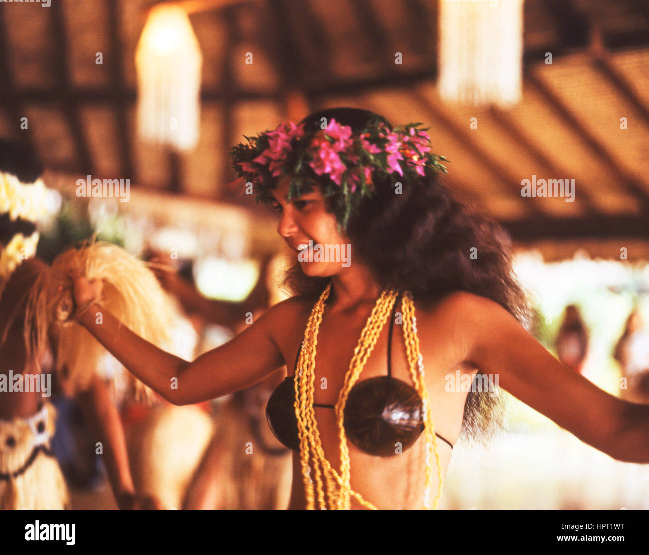 Junge Frau Tahitian Tänzer, Moorea, Tahiti, Französisch-Polynesien Stockfoto