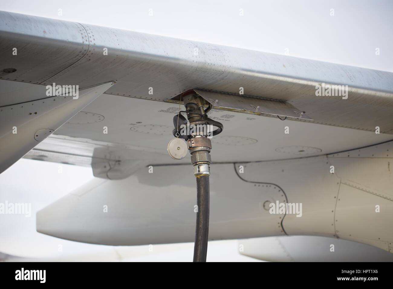 Betankung der Flugzeuge - selektiven Fokus Stockfoto