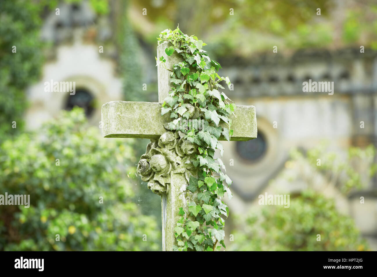 Kreuz auf dem Grab - selektiven Fokus Stockfoto