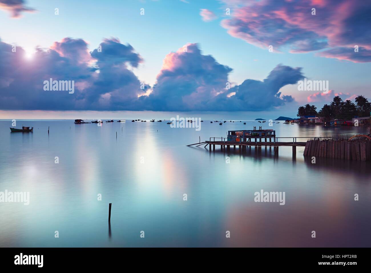 Phu Quoc Insel im Sunrise. Fischerdorf in beliebtes Reiseziel in Vietnam. Stockfoto