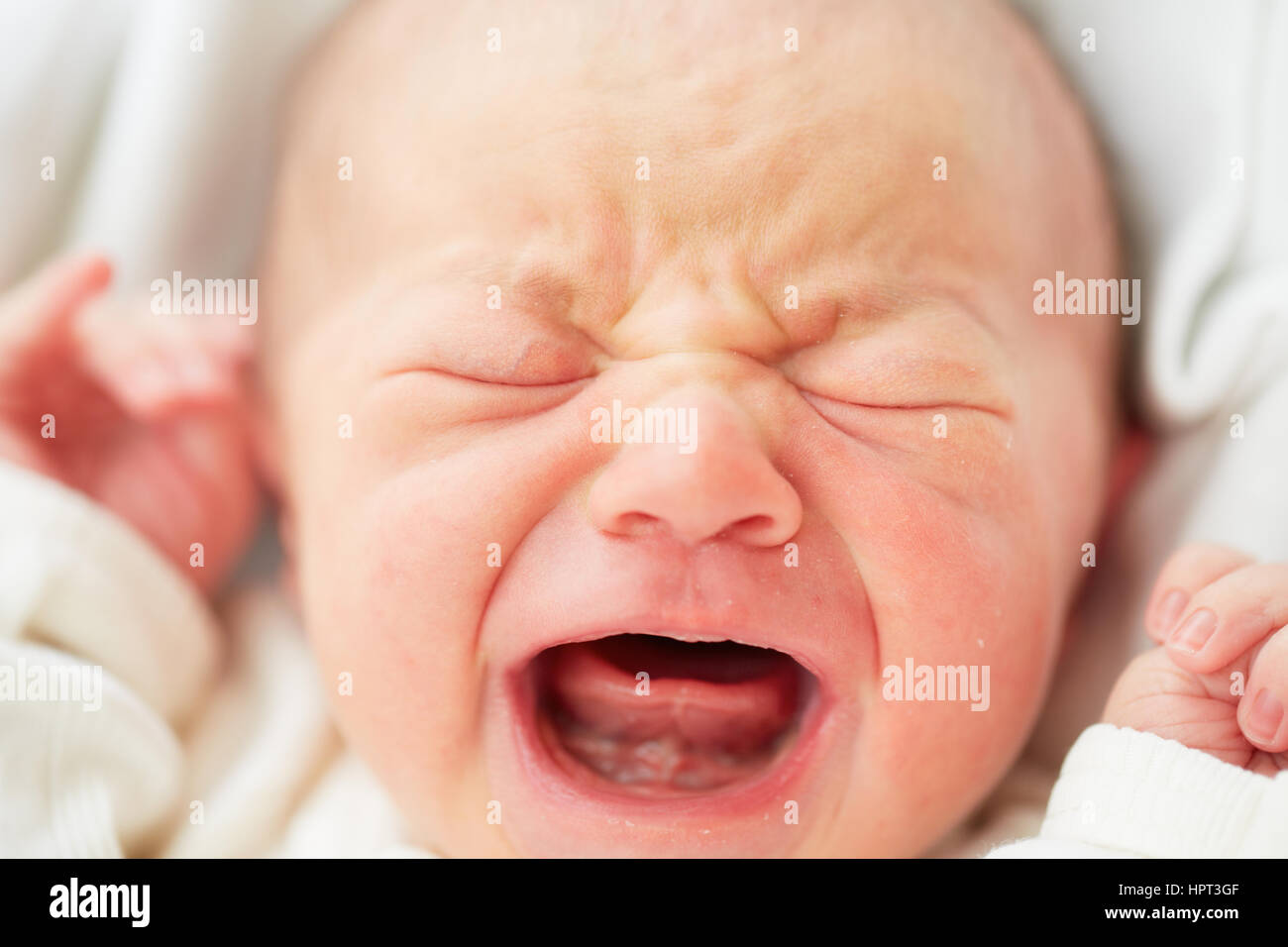 Neugeborenes Baby weint - selektiven Fokus Stockfoto