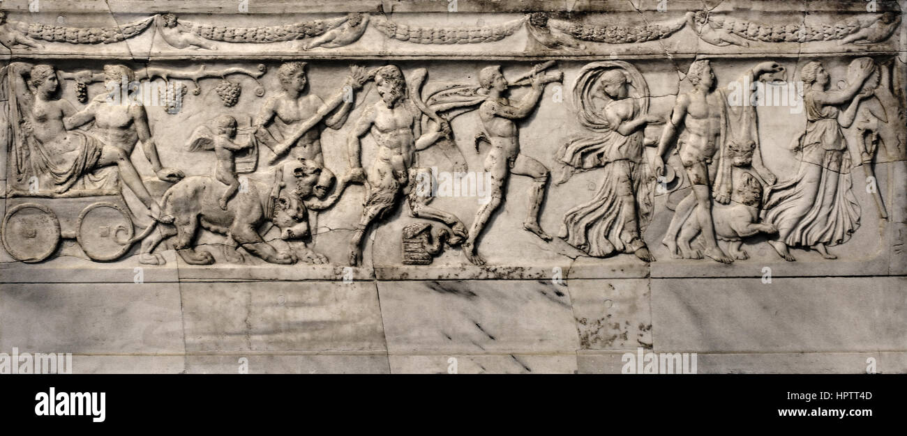 Abdeckplatte mit Dionysos und Arianna von Via Appia am Grab von Cecilia Metella, 110-120 Rom Italien Stockfoto