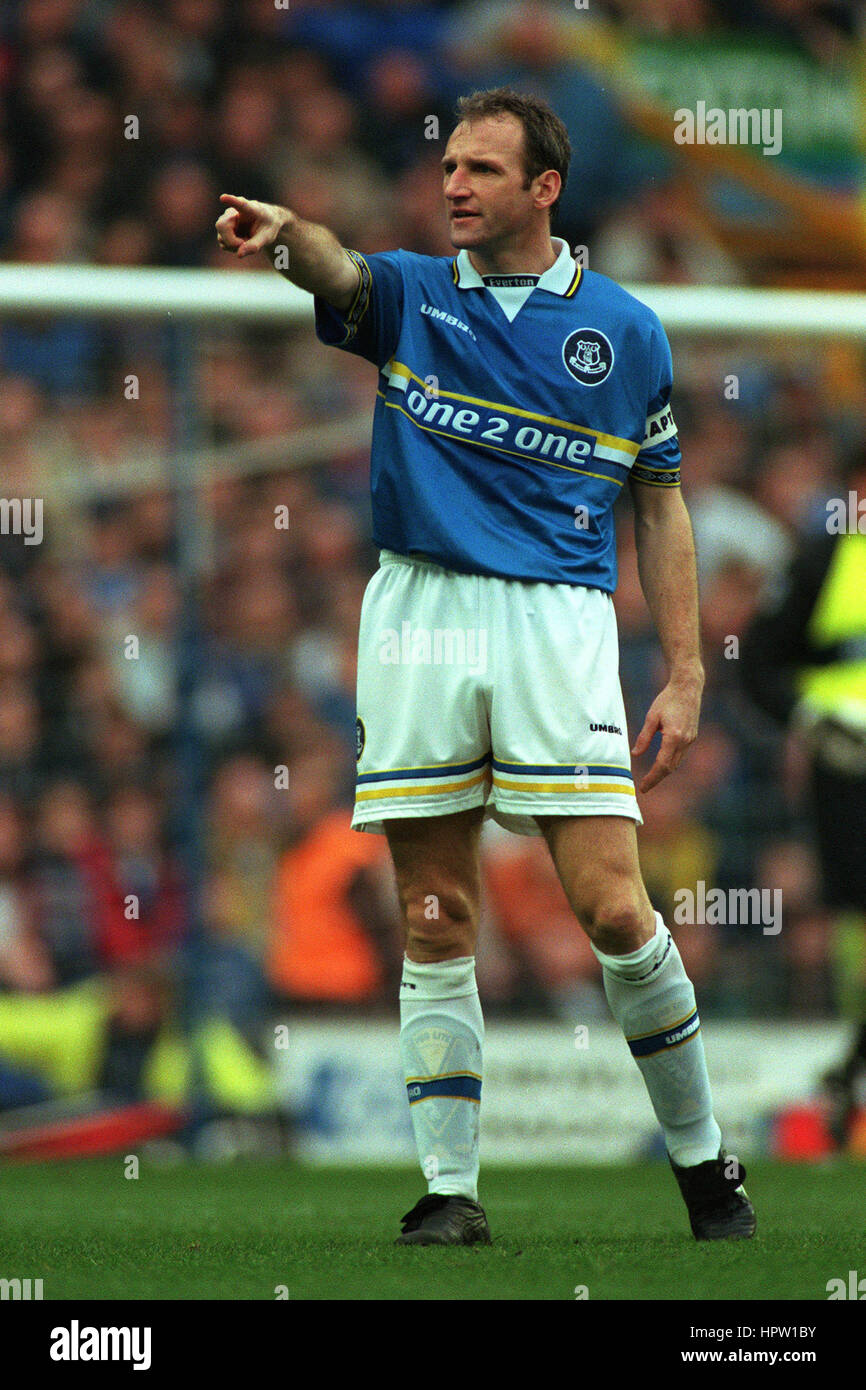 DAVE WATSON FC EVERTON 23. Februar 1998 Stockfoto