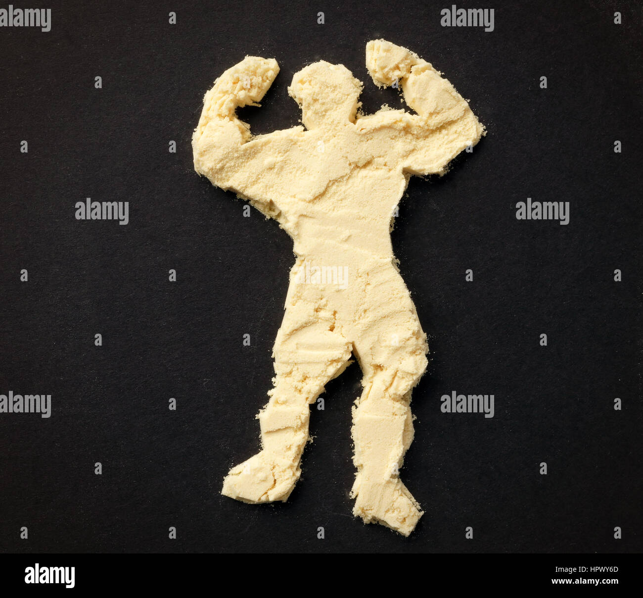 Bodybuilder-Figur aus Protein-Pulver. Sport ergänzt Konzept. Stockfoto