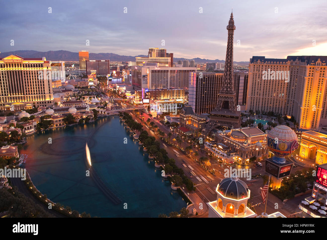 Las Vegas, Nevada, USA - 7. Oktober 2011: Caesars Palace, Paris, Flamingo und andere Orte entlang des Las Vegas Strip. Stockfoto