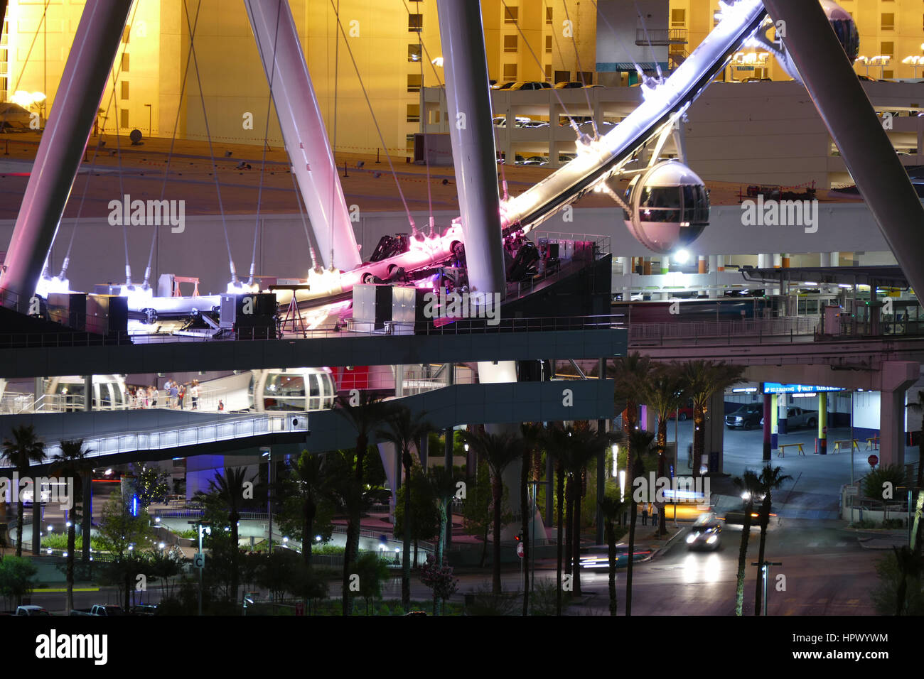 Las Vegas, Nevada, USA - 10. Juni 2015: The High Roller Riesenrad hinter dem Las Vegas Strip. Stockfoto
