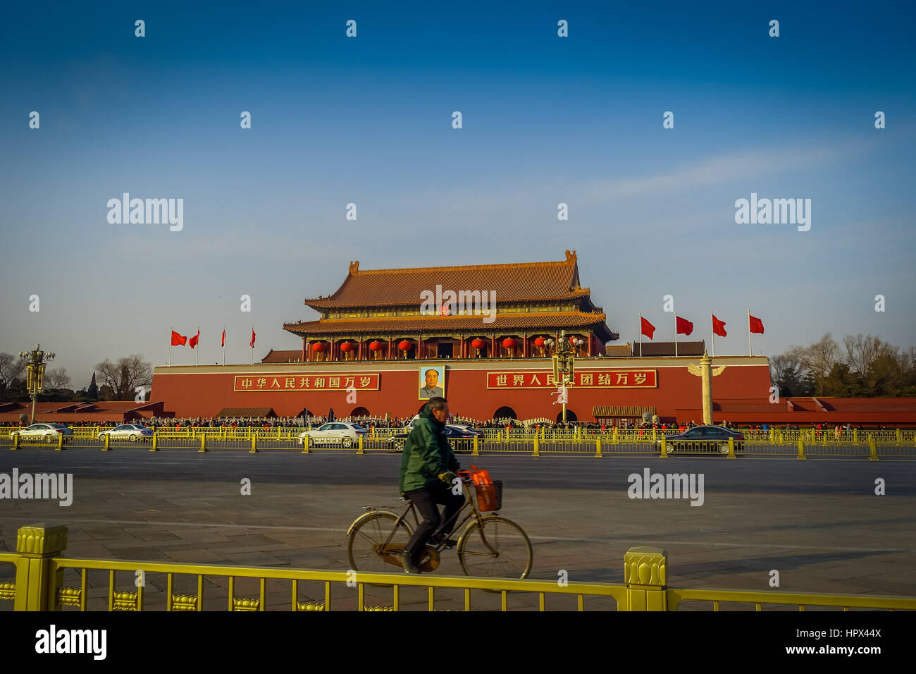 Peking, CHINA - 29. Januar 2017: spektakuläre Tempel der verbotenen Stadt als von Tianmen Platz, schönen blauen Himmel gesehen. Stockfoto