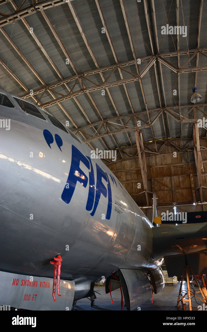 Die B29 Superfortress "FiFi" gewartet in der Nebensaison im Musée Vintage fliegen. FiFi ist eine der 2 B29s links fliegen. Stockfoto