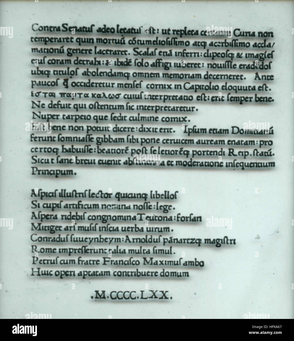 Seite eines alten Buches, geschrieben in Latein, Italien Stockfoto