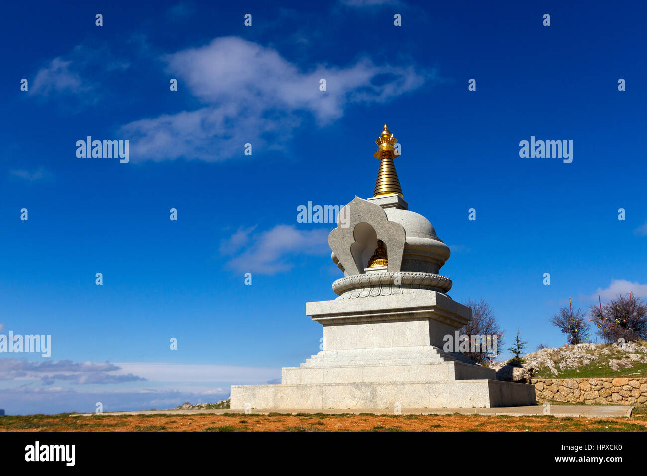 Kalachakra-Stupa in Karma Berchen Ling in Corinth Region, Peloponnes, Griechenland. Stockfoto