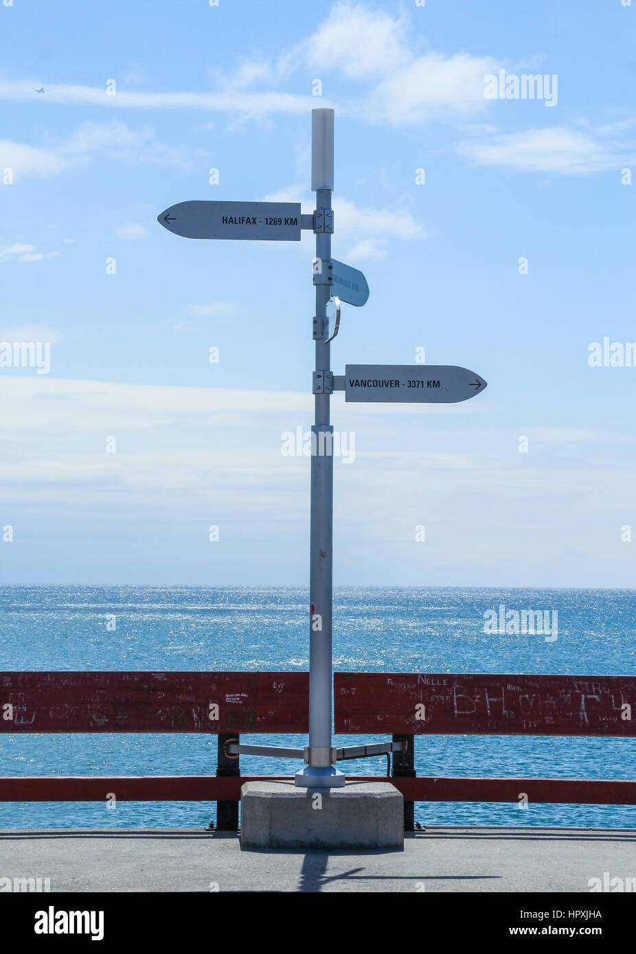 Distanz-Zeichen auf dem Zentrum Insel Pier in Toronto Island Stockfoto