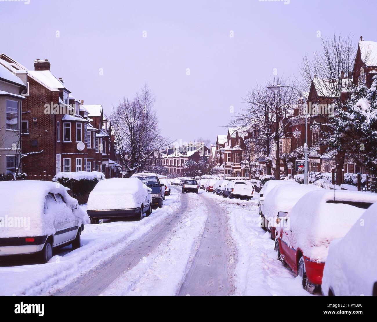 Schneebedeckte Talbot Road, Highgate, London Borough of Haringey, Greater London, England, Vereinigtes Königreich Stockfoto