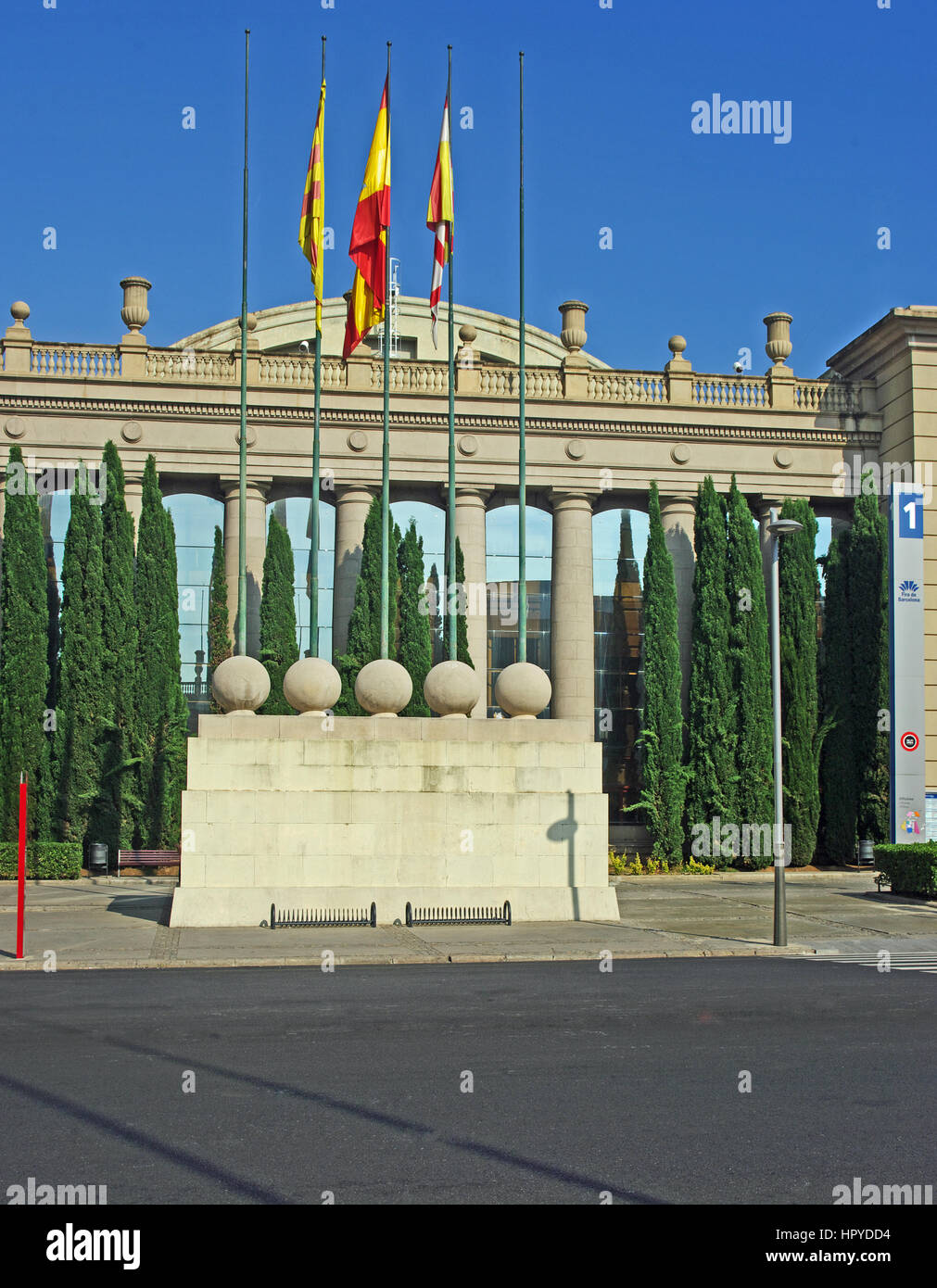 Montjuic, Barcelona, Spanien, Fira De Barcelona, Universitätsgebäude in Avda De La Reina Maria Christina, Straße Stockfoto