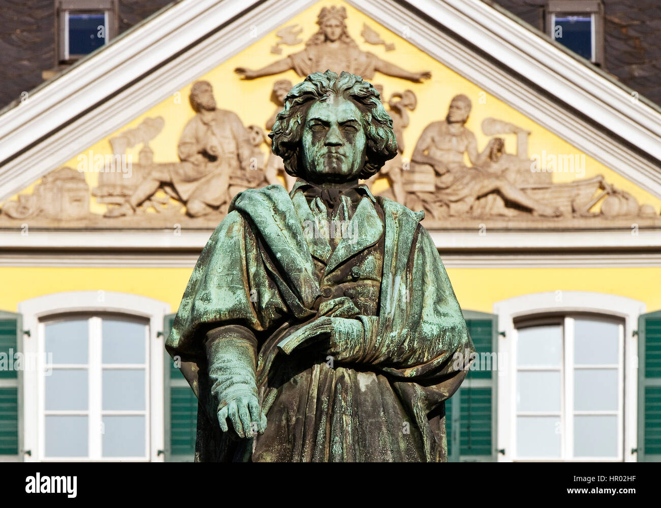Beethoven-Denkmal vor der Hauptpost am Münsterplatz, Bonn, Nordrhein-Westfalen, Deutschland Stockfoto