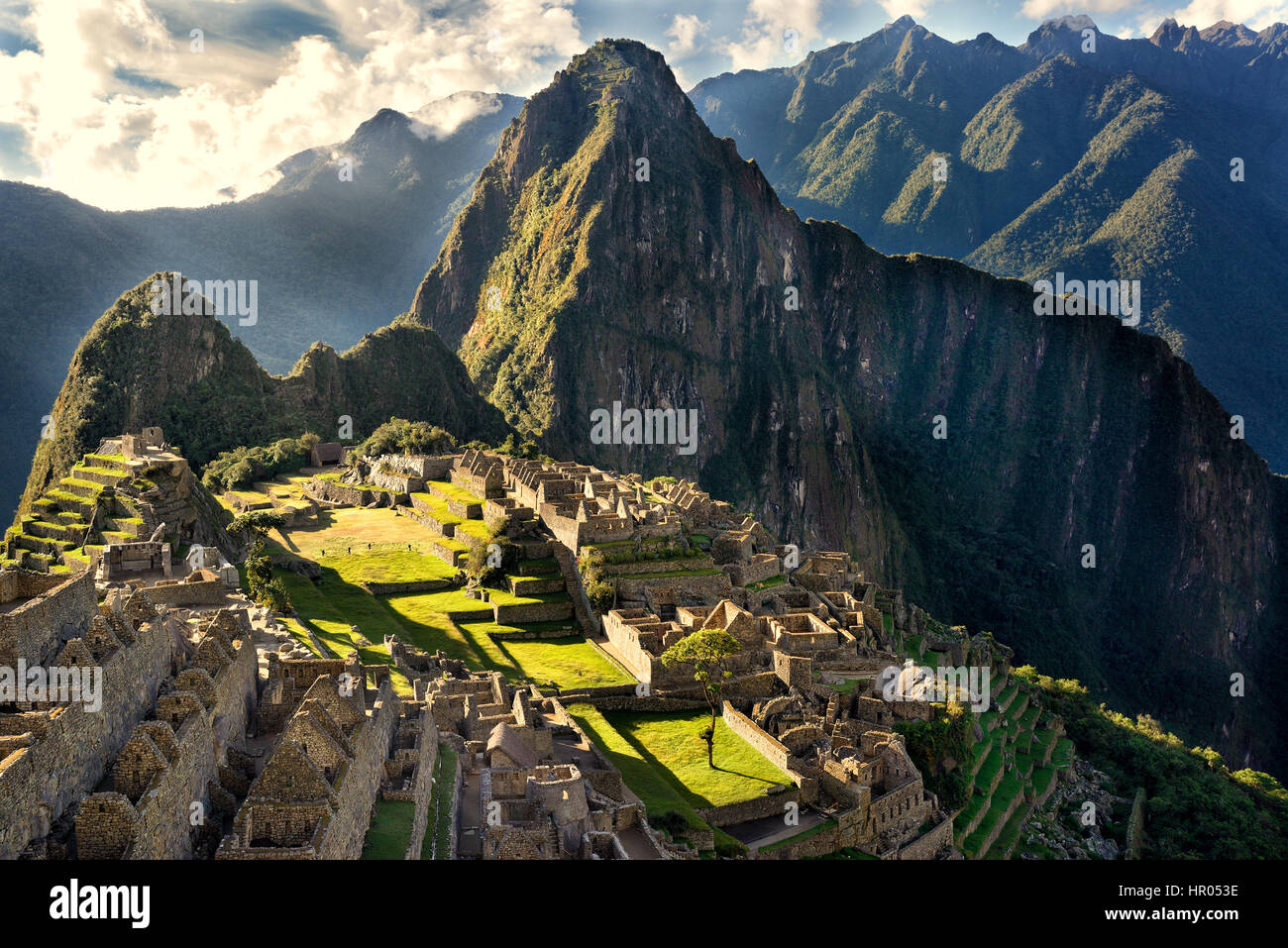 MACHU PICCHU, PERU - 31. Mai 2015: Blick von der alten Inca Stadt Machu Picchu. Das 15. Jahrhundert Inka Website. "verlorene Stadt der Inkas". Ruinen des M Stockfoto