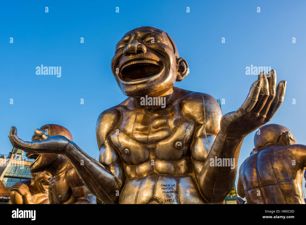 "A-Labyrinth-Ing Lachen" Skulptur im öffentlichen Raum, Künstler Yue Minjuns, Morton Park, Vancouver, BC, Kanada Stockfoto