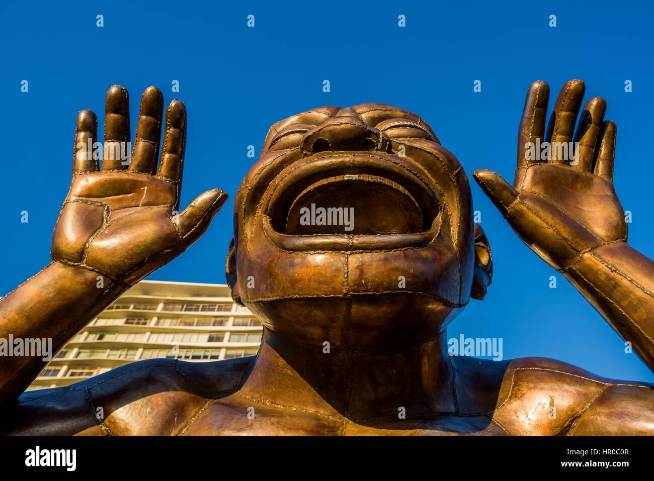 "A-Labyrinth-Ing Lachen" Skulptur im öffentlichen Raum, Künstler Yue Minjuns, Morton Park, Vancouver, BC, Kanada Stockfoto