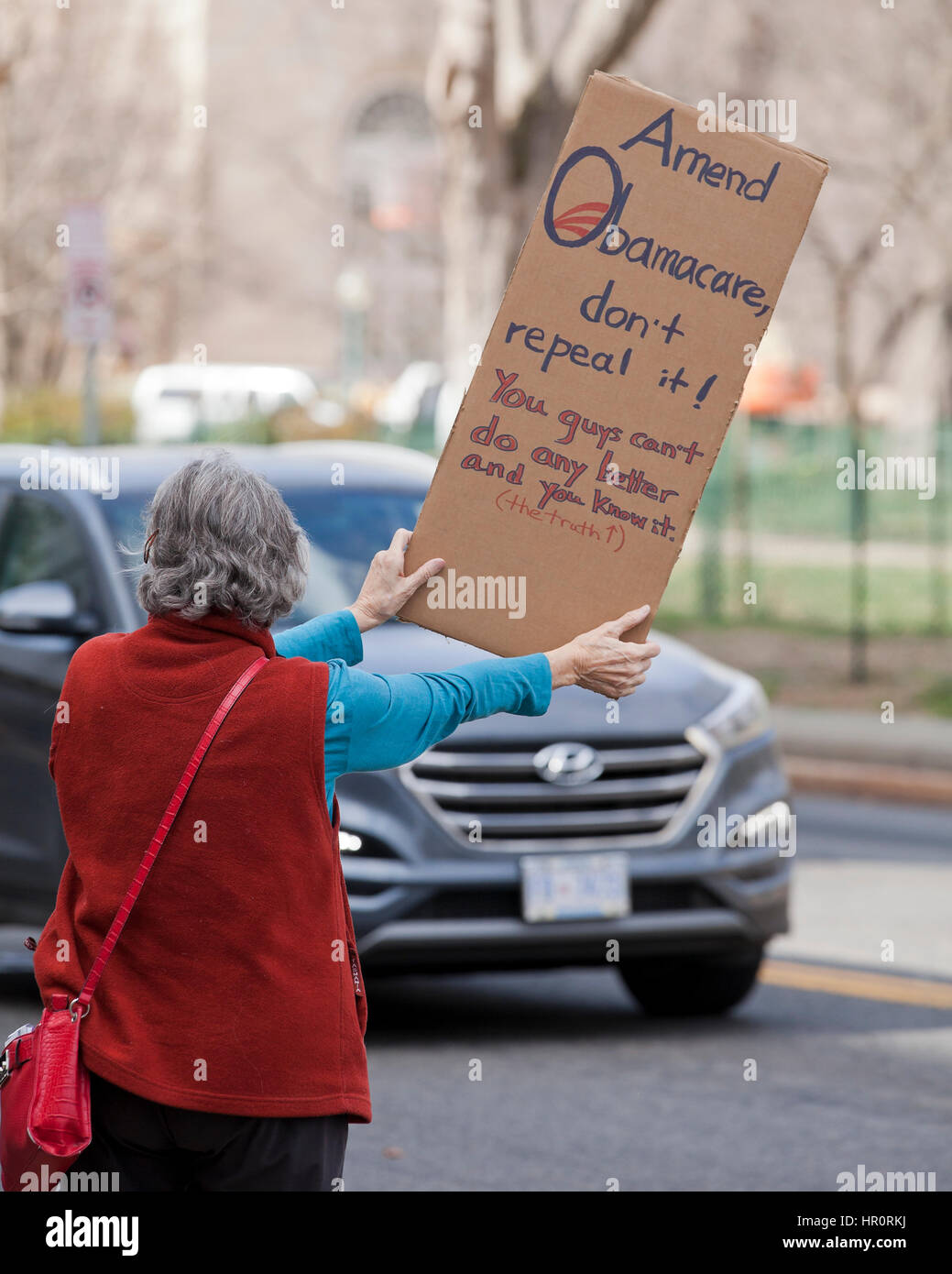 Washington DC, USA. 25. Februar 2017. Progressive Aktivisten (Obamacare Anhänger) Rallye und Protest gegen die republikanischen Kongress plant aufzuheben und die bezahlbare Pflege Act (ACA) auf dem Capitol Hill zu ersetzen. Bildnachweis: B Christopher/Alamy Live-Nachrichten Stockfoto