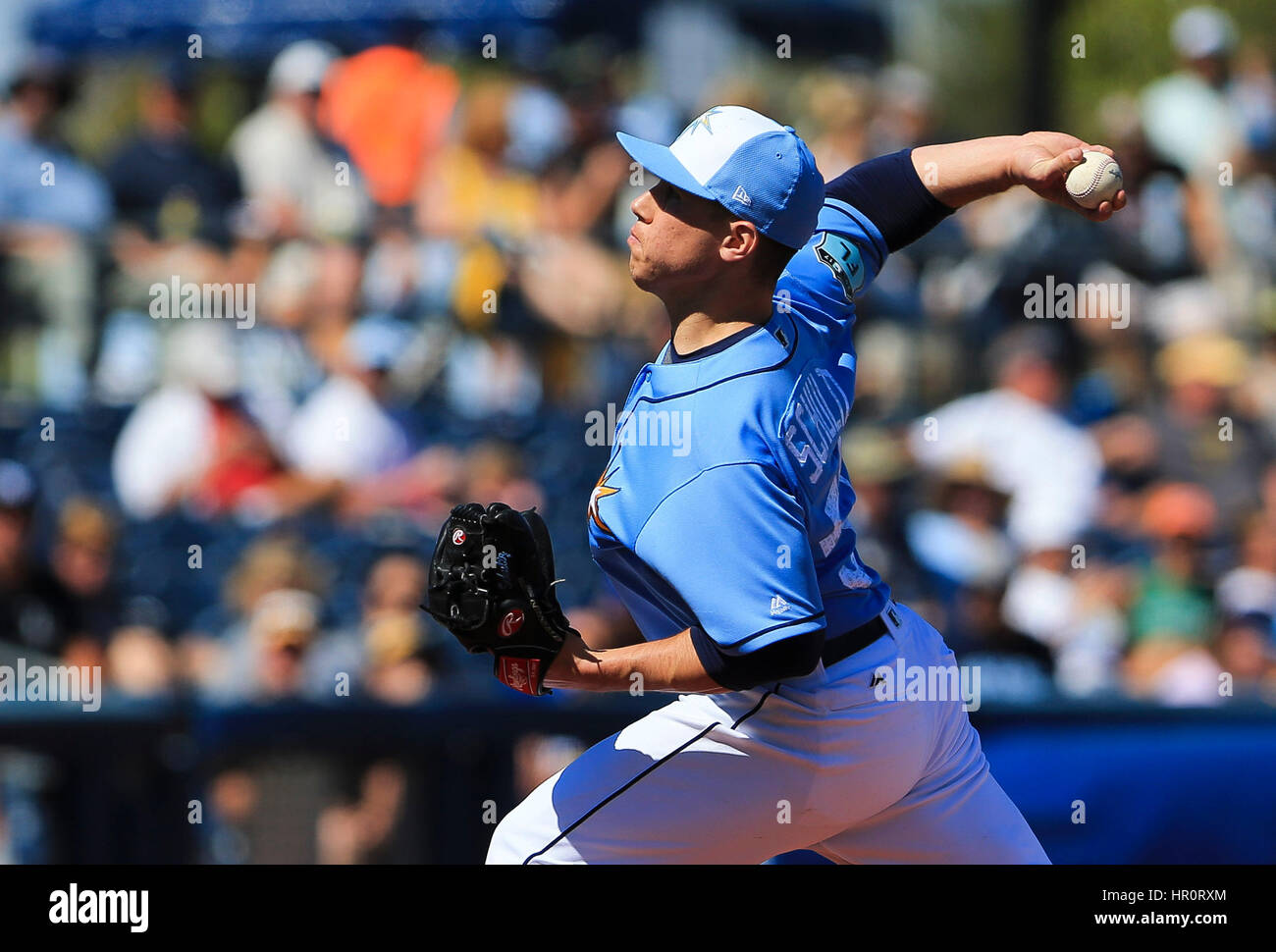 Port Charlotte, Florida, USA. 25. Februar 2017. WILL VRAGOVIC | Times.Tampa Bay Rays ab Krug Jaime Schultz (57) im dritten Inning des Spiels zwischen den Tampa Bay Rays und den Pittsburgh Pirates in Charlotte Sportpark in Port Charlotte, Florida auf Samstag, 25. Februar 2017 werfen. Bildnachweis: Willen Vragovic/Tampa Bay Times / ZUMA Draht/Alamy Live News Stockfoto