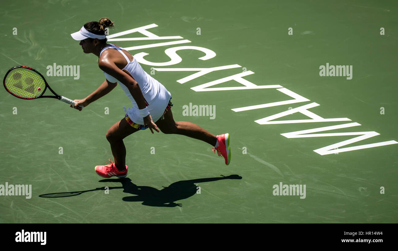 Kuala Lumpur, Malaysia. 26. Februar 2017. Zweiter Tag bei WTA Malaysian Open 2017 in Kuala Lumpur. Sabina Sharipova (UZB) volle Leistung auf ihrem Lauf wieder ein Schuss. Bildnachweis: Danny Chan/Alamy Live-Nachrichten Stockfoto