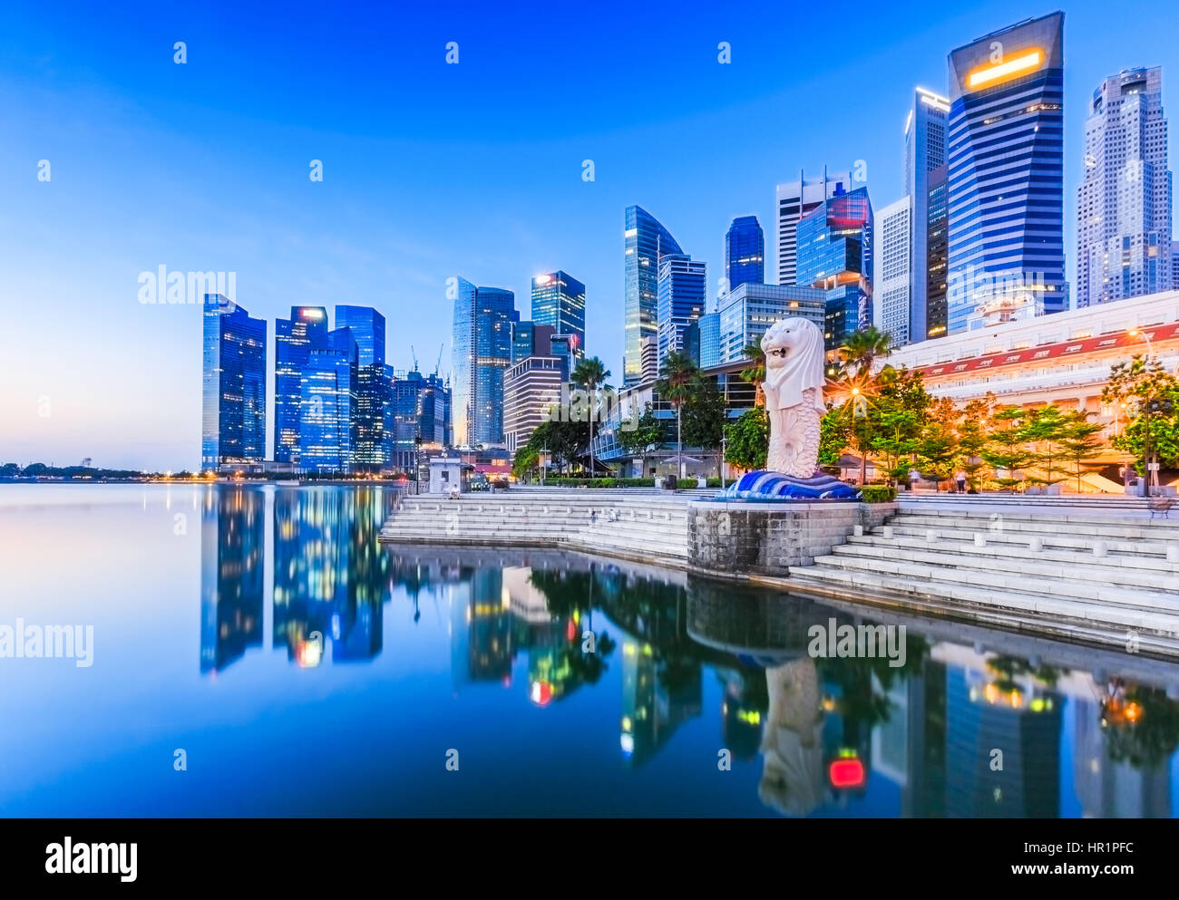Singapur, Singapur. Skyline im Marina Bay. Stockfoto