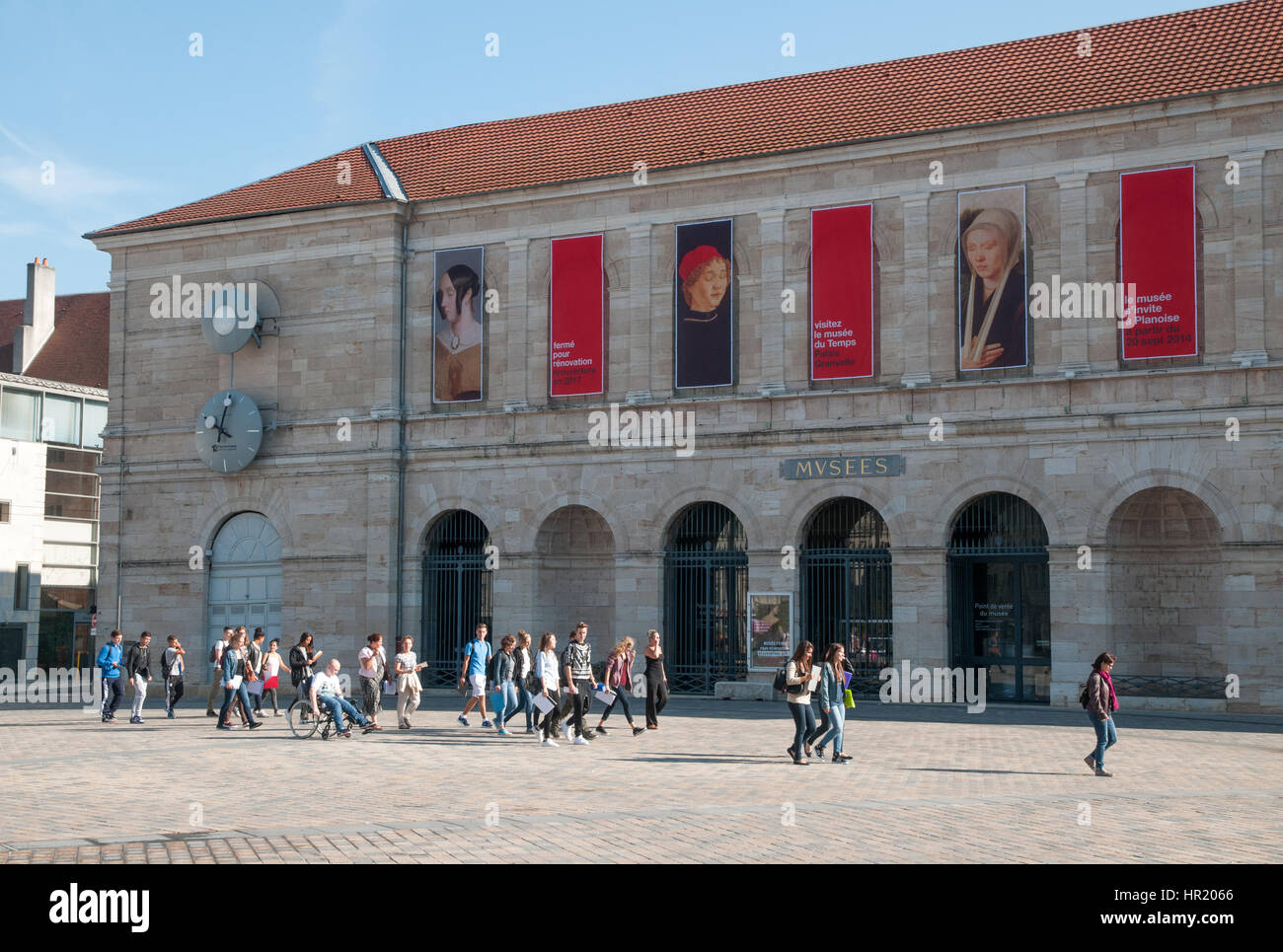 Museum für Kunst und Archäologie Musée de Beaux Arts e Archeologie in Place De La Revolution Besancon Frankreich Stockfoto