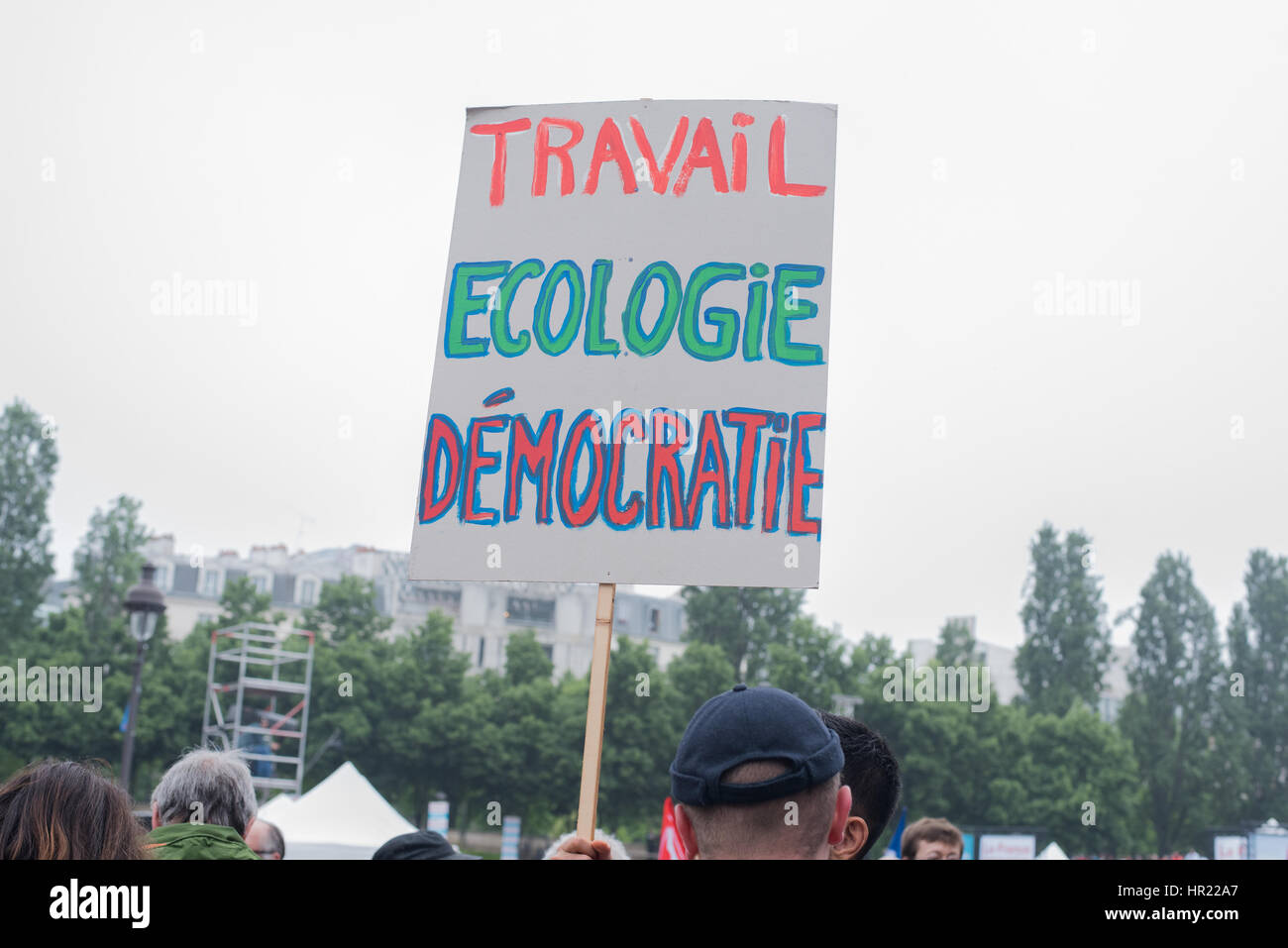 Wahlversammlung des Jean-Luc Mélenchon Place Stalingrad in Paris, im Beisein von Delegation der Insoumis .es von ganz Frankreich. Stockfoto