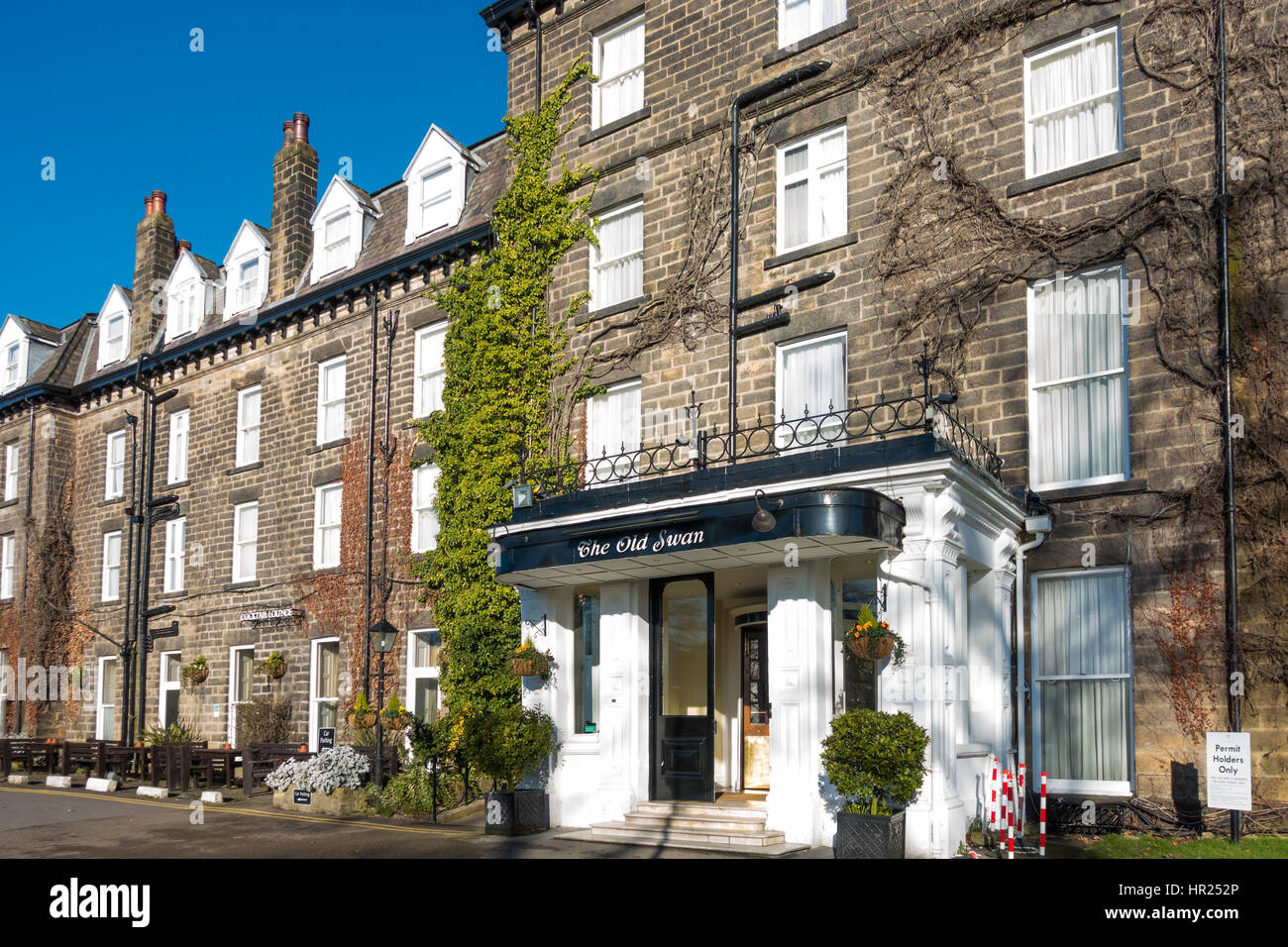 Eingang zum Old Swan Hotel in Harrogate North Yorkshire England Stockfoto