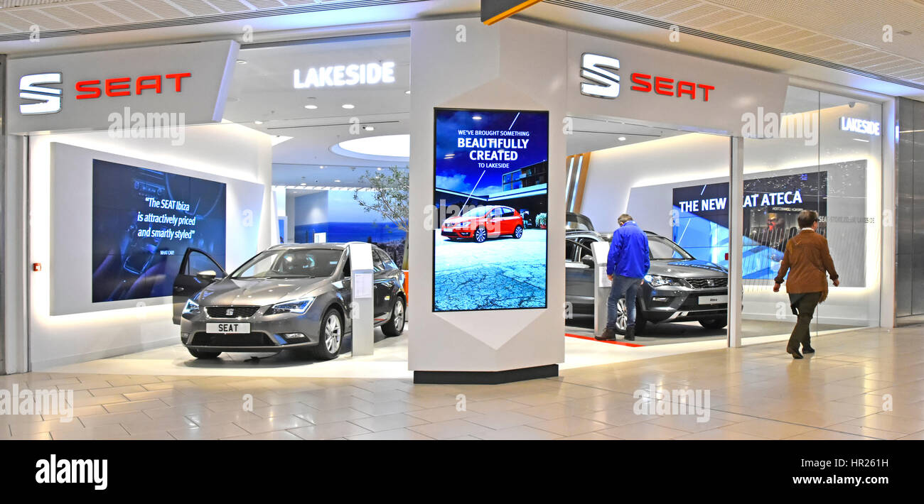 Autohaus für Seat Auto made by Tochtergesellschaft der Volkswagen-Konzern verkauft in einem Händler Autos Showroom im Lakeside Shopping Mall innen Essex England UK Stockfoto
