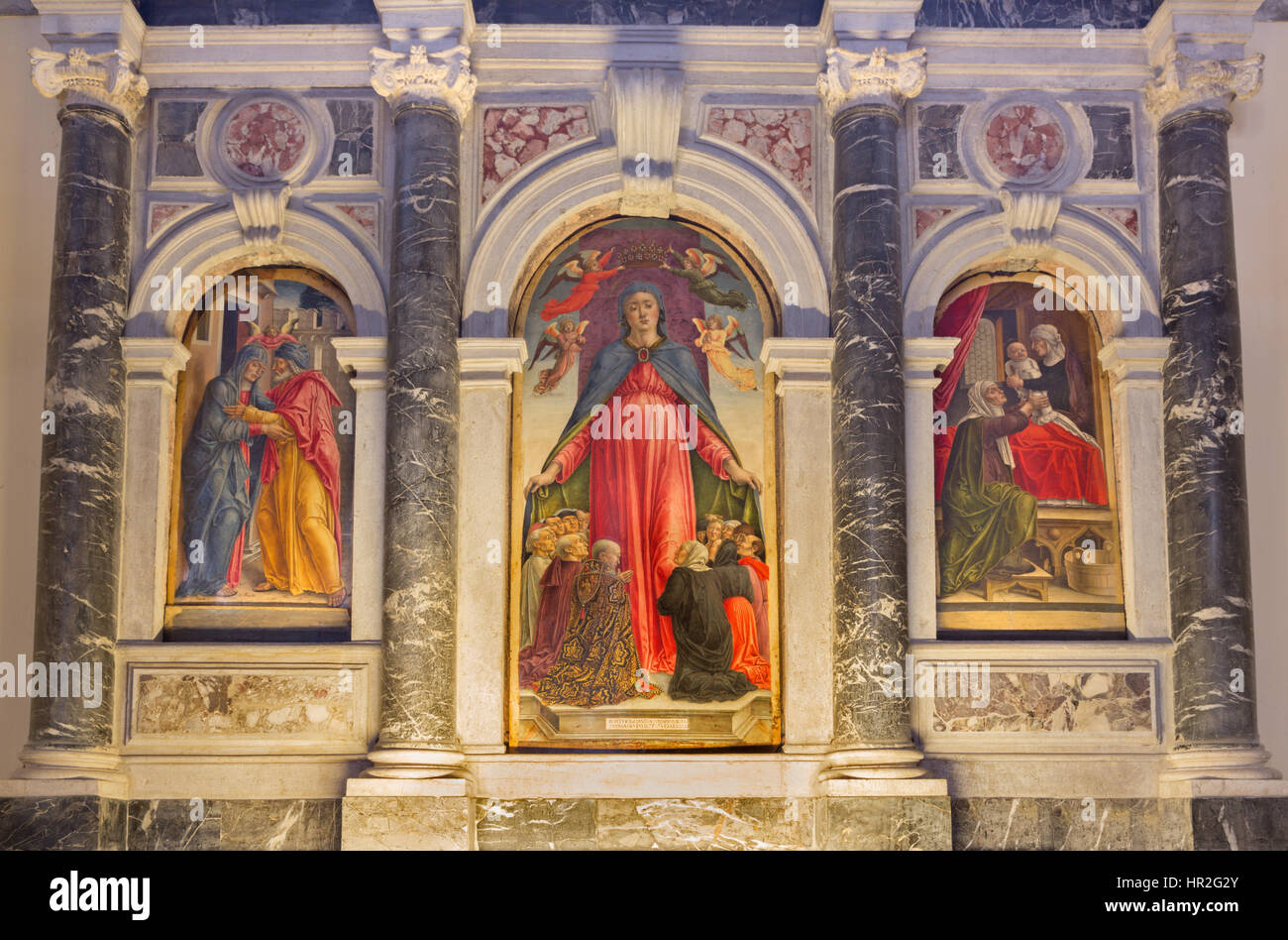 Venedig, Italien - 12. März 2014: La Vergine della Misericordia (Jungfrau der Gnade) von Bartolomeo Vivarini (1432-1491) Basilica di San Giovanni e Paolo Stockfoto