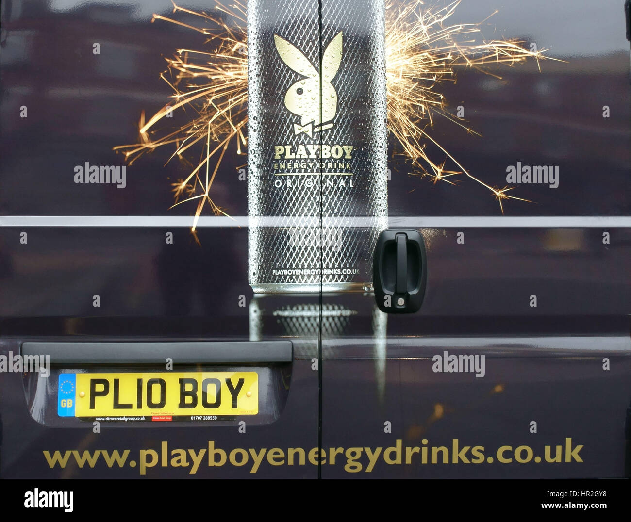 Playboy Marke Energie Getränk Werbe Fahrzeug, London Stockfoto