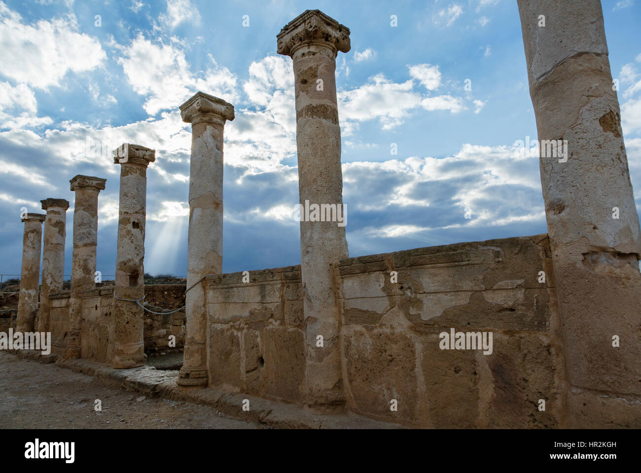 Römische Säulen rund um das Forum, Haus des Theseus, Paphos Archaeological Park, Zypern Stockfoto