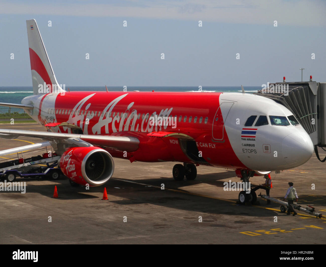 Air Asia Airbus Flugzeug Ngurah Rai International Airport (DPS, Denpasar). Bali, Indonesien Stockfoto